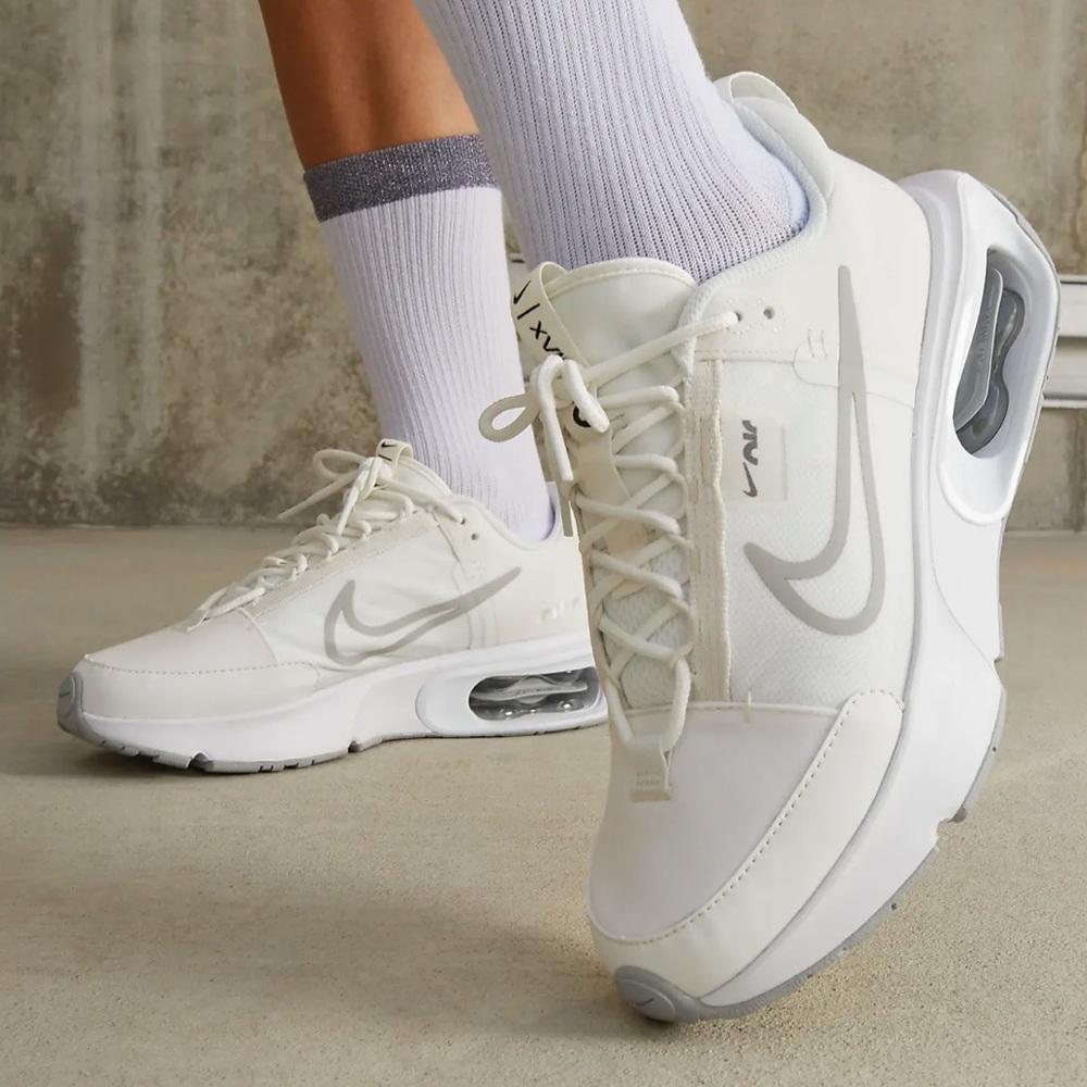 Nike Air Max INTRLK Women's Shoes